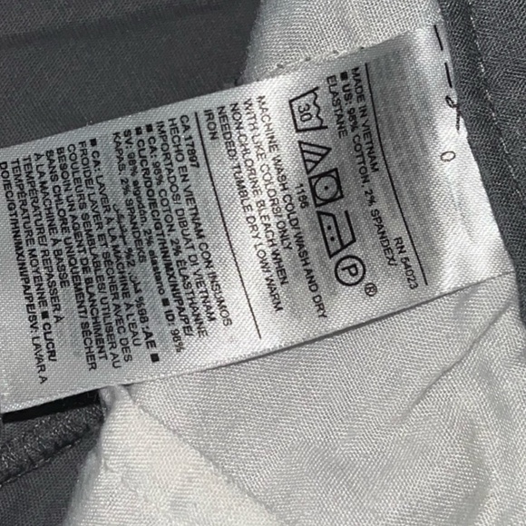 OLD NAVY Everyday Gray Chino Shorts Mid Rise Stretch Women’s Size 0 - Picture 7 of 7